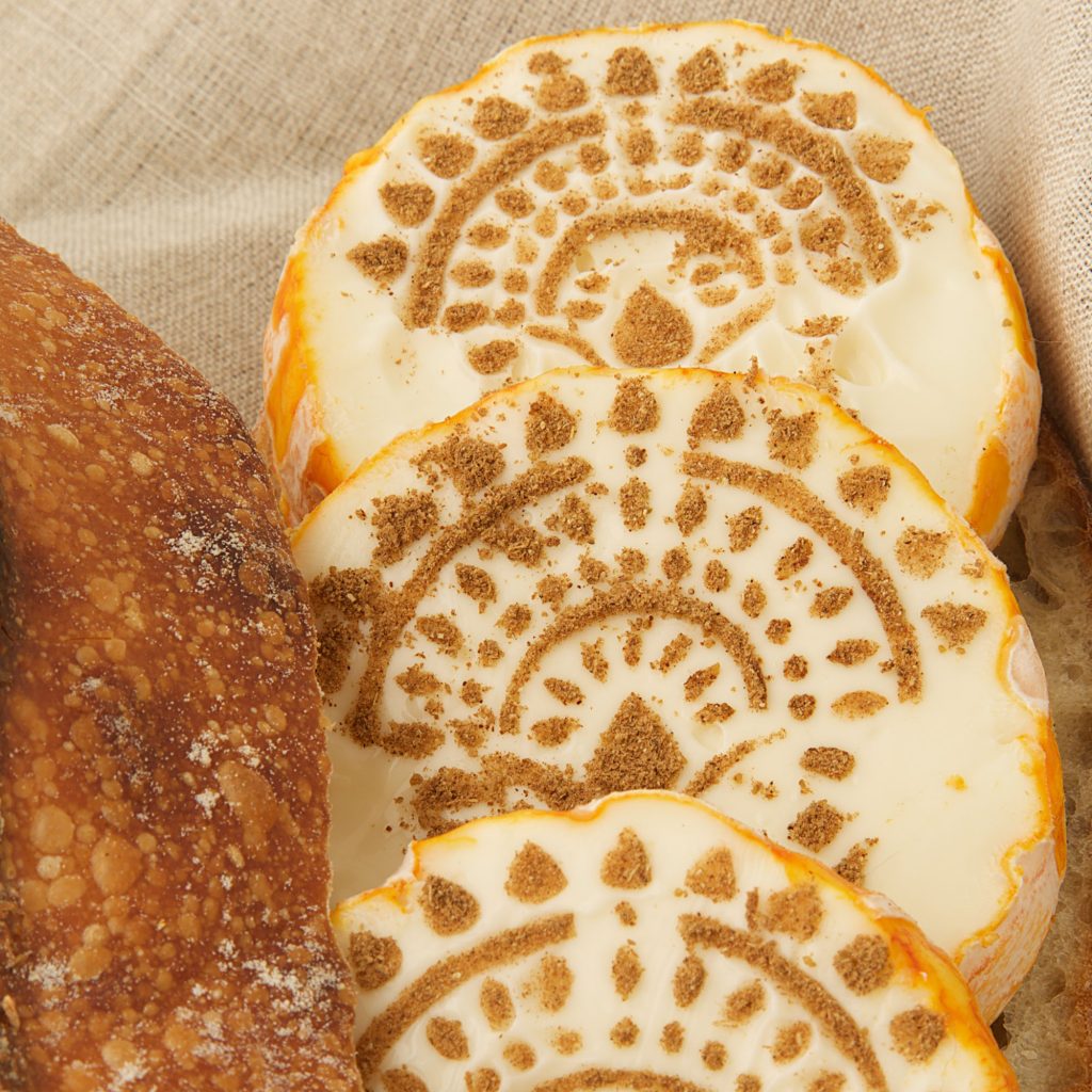 Minirousse-argental with spices decoration