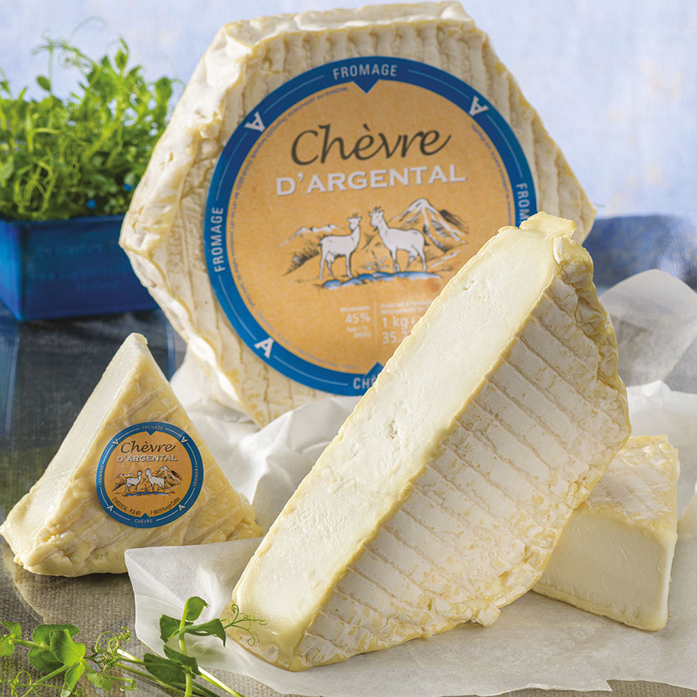 Chèvre d’Argental soft cheese ©Fromi