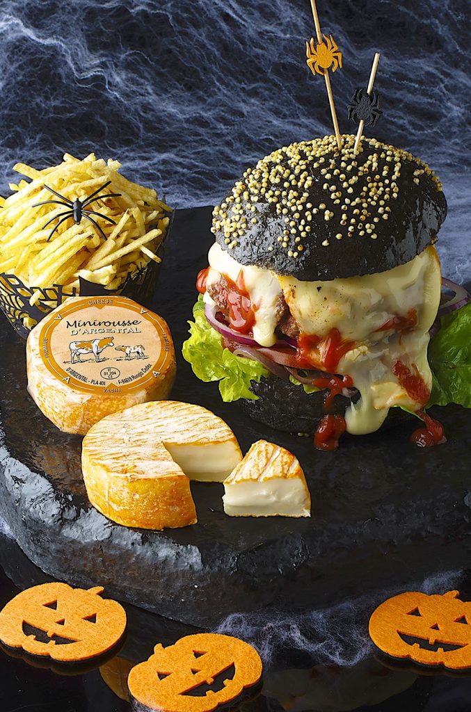Dracula’s Burger with Minirousse d’Argental